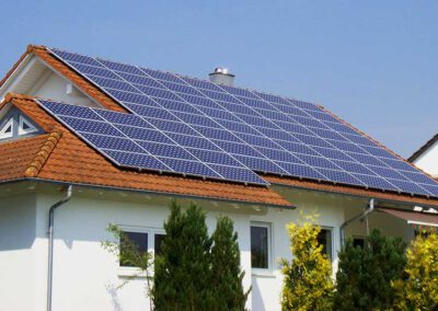 Elektrotechnik Firma für PV-Anlagen für Solarstrom in Wohnhäusern - Solektro GmbH